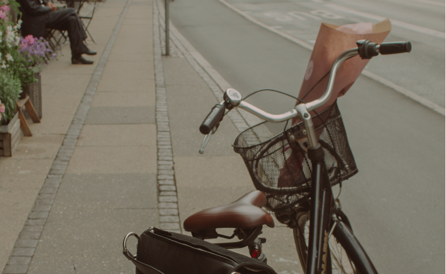 The perfect bag for a day in the city on your bike