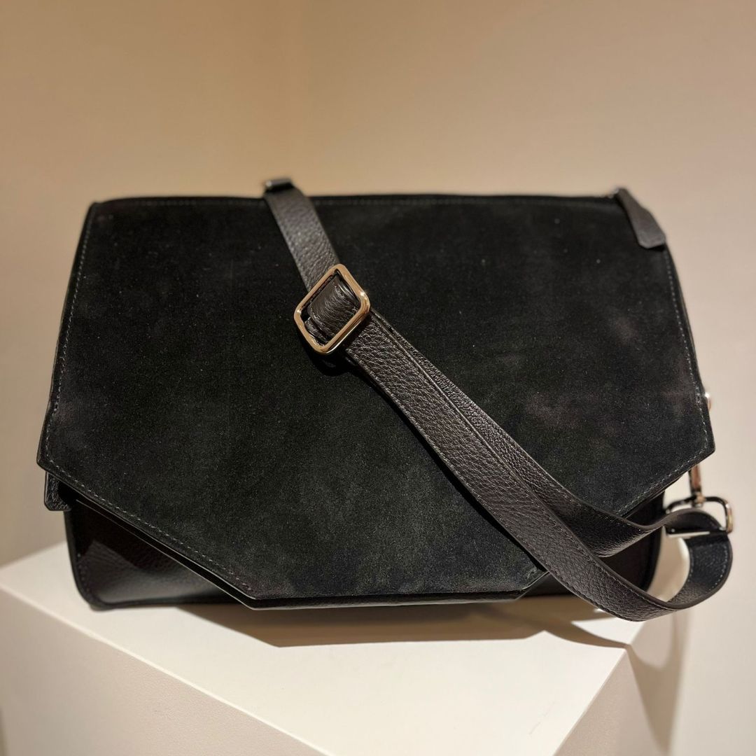 Pre-loved: Bo Bardi Black/silver