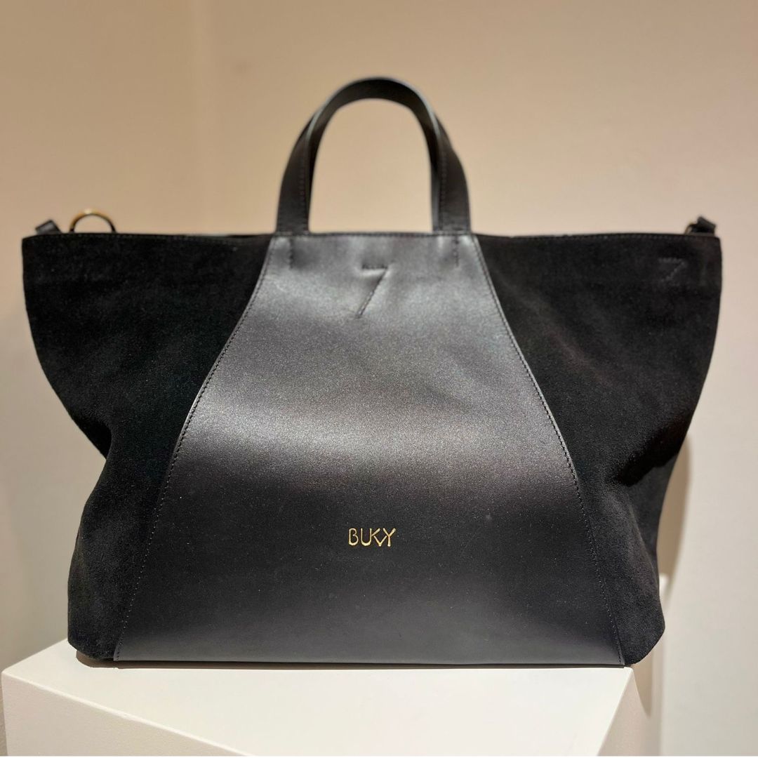 Sample: Mini Curie Black