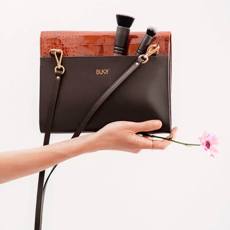 Vargas Maxi Wallet doubles as a small everyday bag