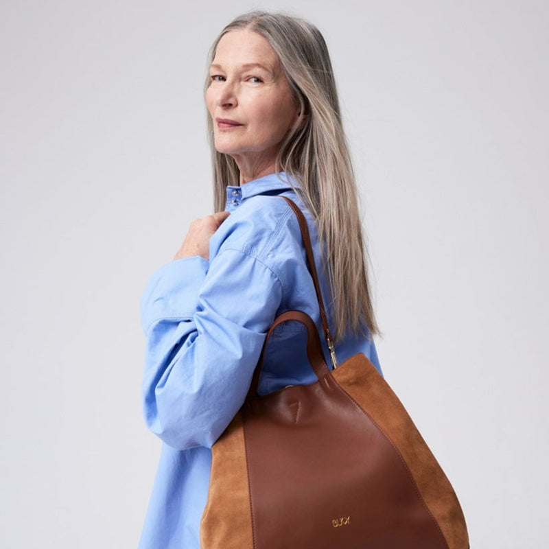 Woman's leather shoulderbag