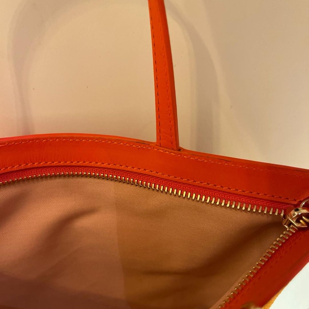 Sample: Petite Curie / Naranja
